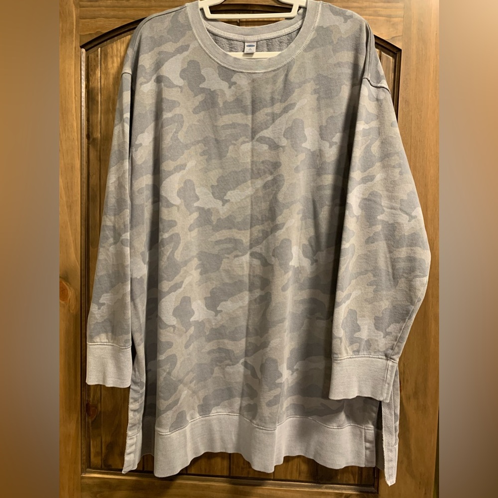 Old Navy camo sweatshirt 2XL